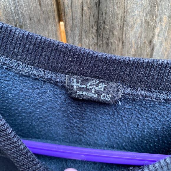 Brandy Melville Sweater - Picture 3 of 3